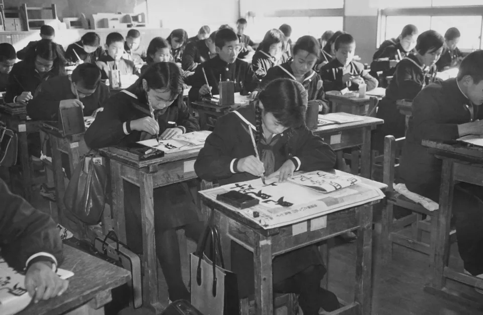 Sinh viên học tiếng Anh tại Nguyễn Thị Tặng